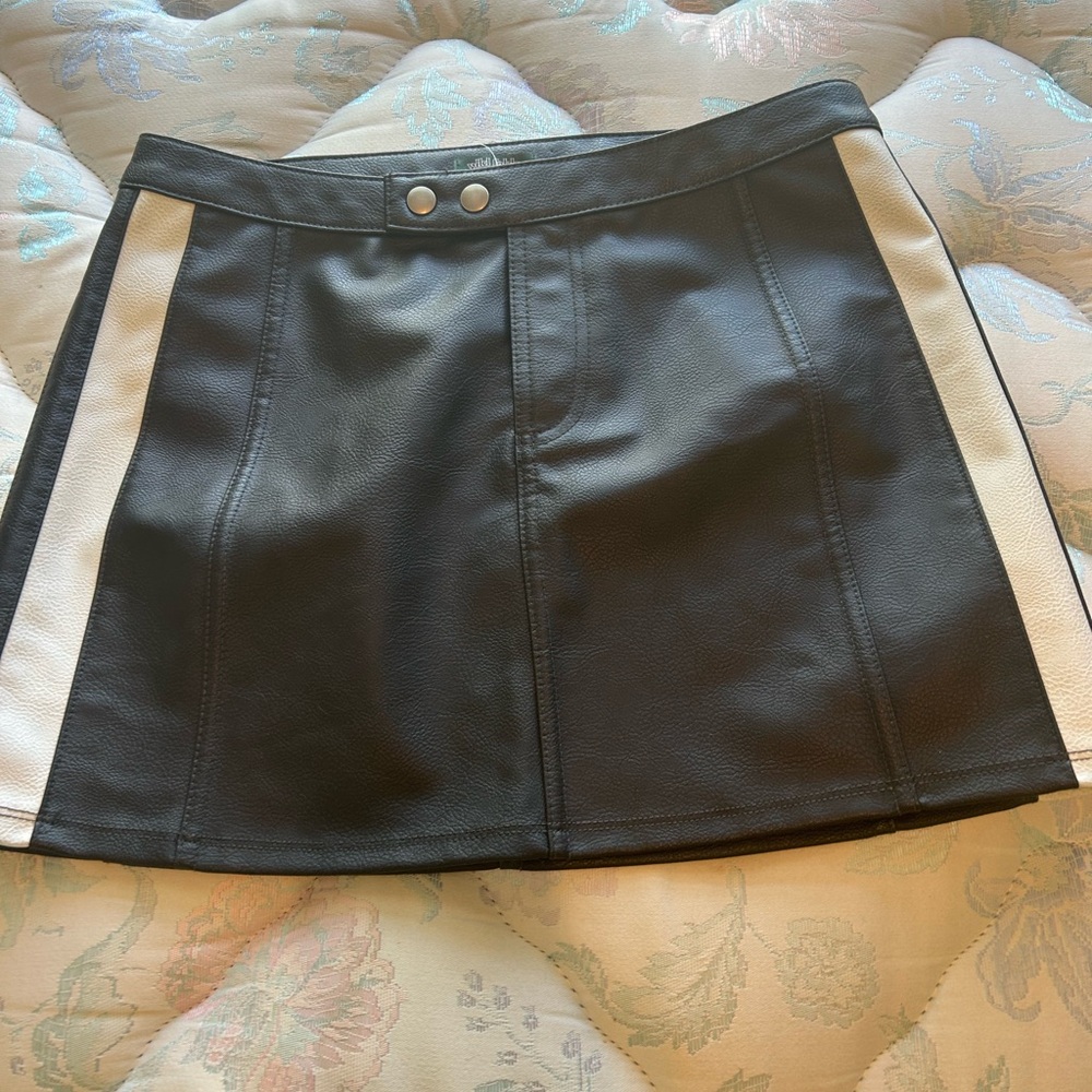 Black and White Women's Faux Leather Mini Skirt
